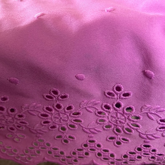 *Simply Styled Woman’s Top - Picture 7 of 8